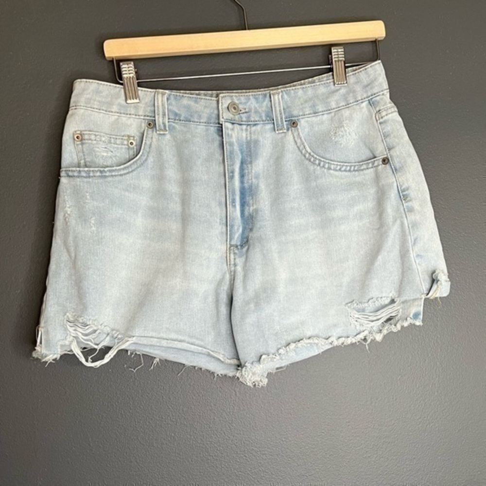 No boundaries jean shorts